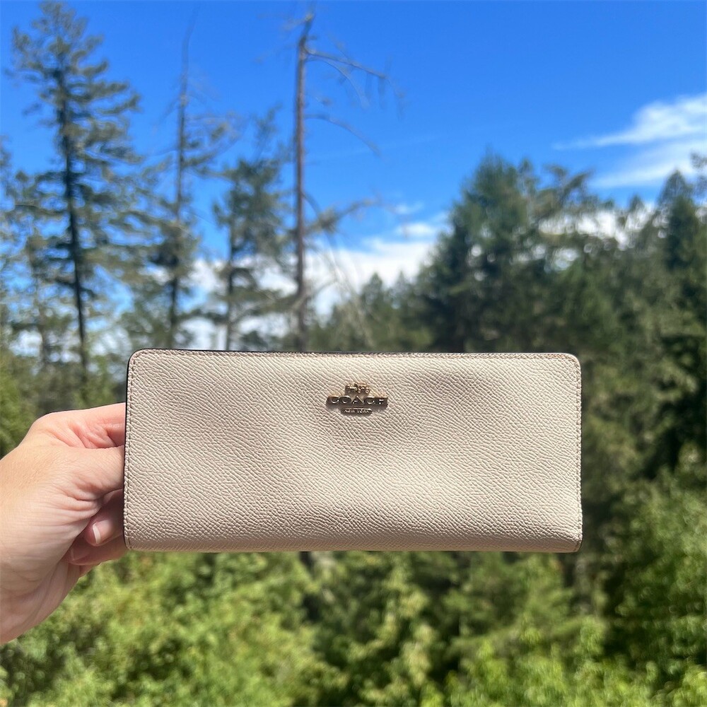 COACH Slim Bifold Wallet WHITE Crossgrain Leather with Gold Hardware AUTHENTIC